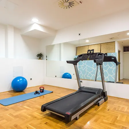 ホテル Annex Building Of Art