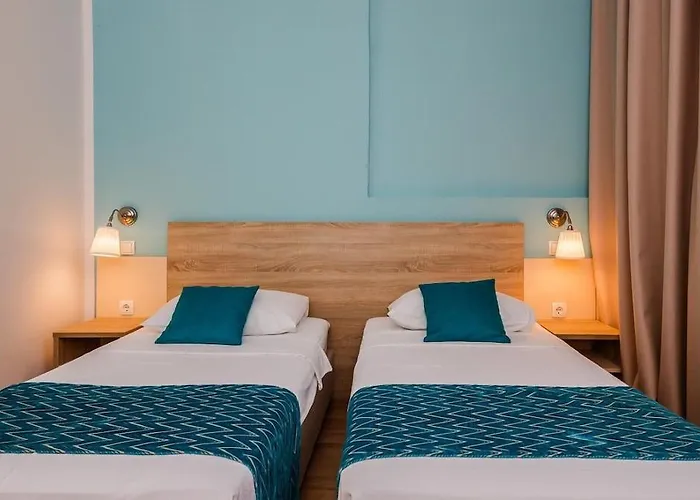 Annex Building Of Art Σπλιτ