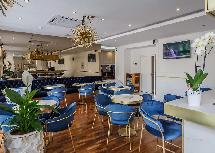 Annex Building Of Art 3*