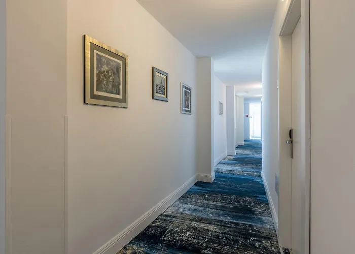 Annex Building Of Art 3* Σπλιτ