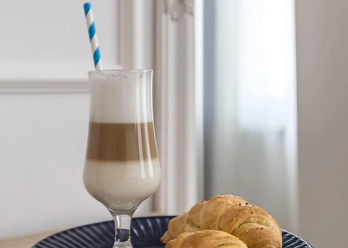 Annex Building Of Art Σπλιτ