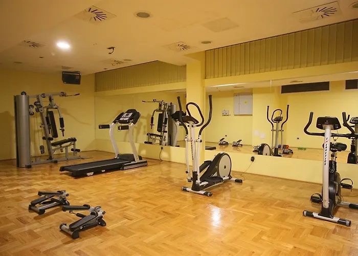 Annex Building Of Art 3* Σπλιτ